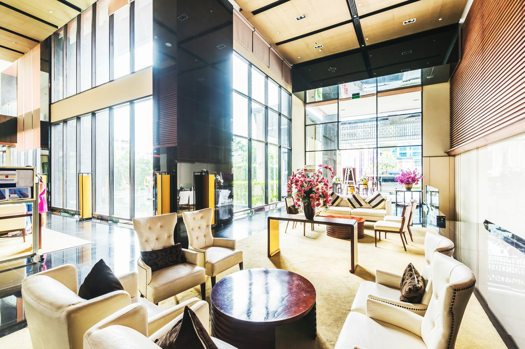 The Address Sathorn By Favstay Бангкок Экстерьер фото