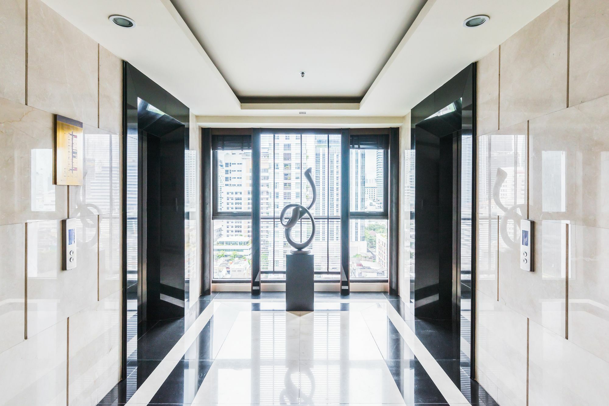 The Address Sathorn By Favstay Бангкок Экстерьер фото